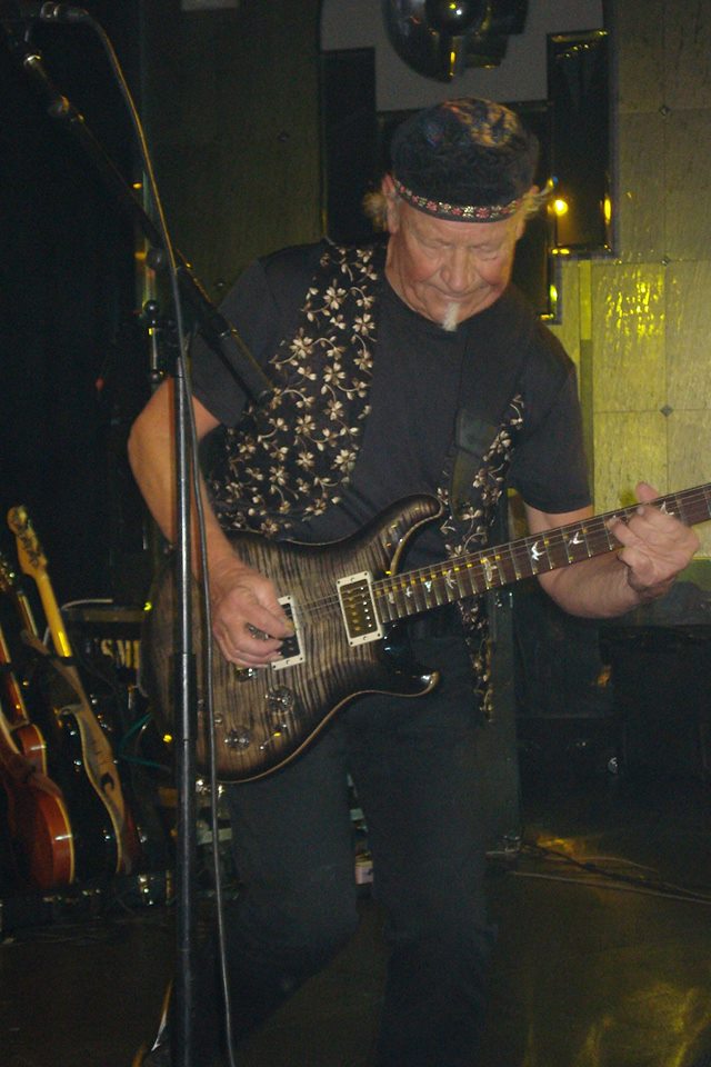MARTIN BARRE 16