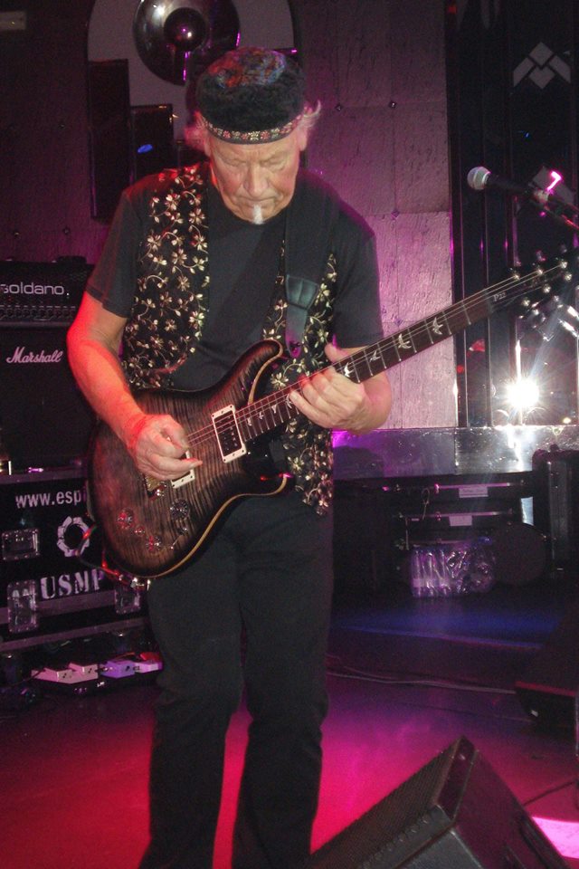 MARTIN BARRE 8 MARTIN BARRE 8