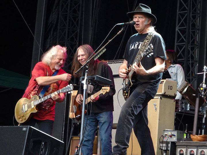 Rick Rosas ha muerto, Foto de su última gira con Neil Young and Crazy Horse