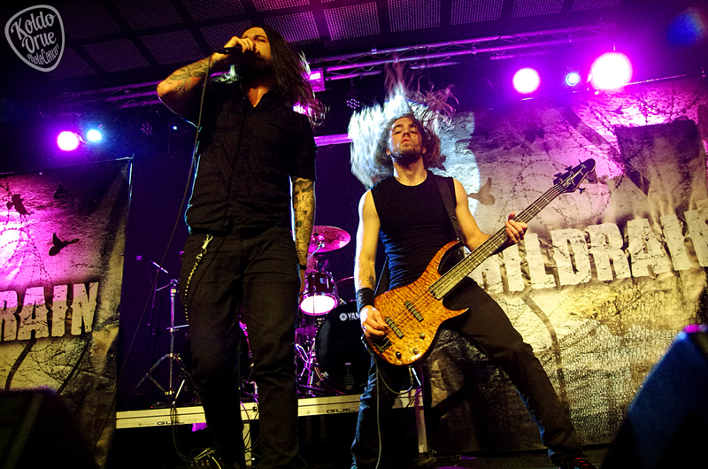 Childrain en Bilbao junto a Crucified Barbara