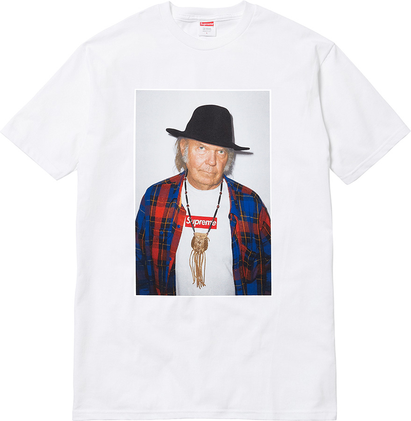 Neil Young imagen de la firma de moda Supreme en sus camisetas.jpg