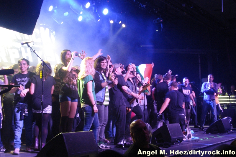 DROPKICK MURPHYS 13.JPG