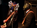 Deke Dickerson junto a Los Straitjackets.jpg