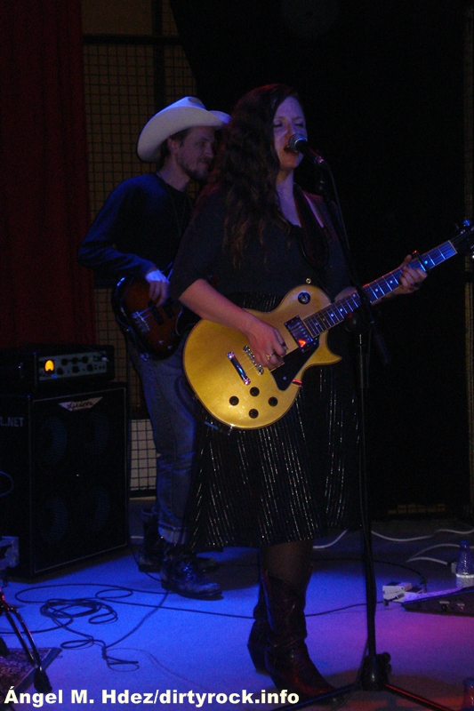 JOLIE HOLLAND 12.JPG
