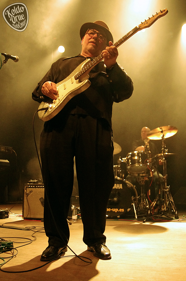 The Duke Robillard Band Antzokia Bilbao 2015.jpg