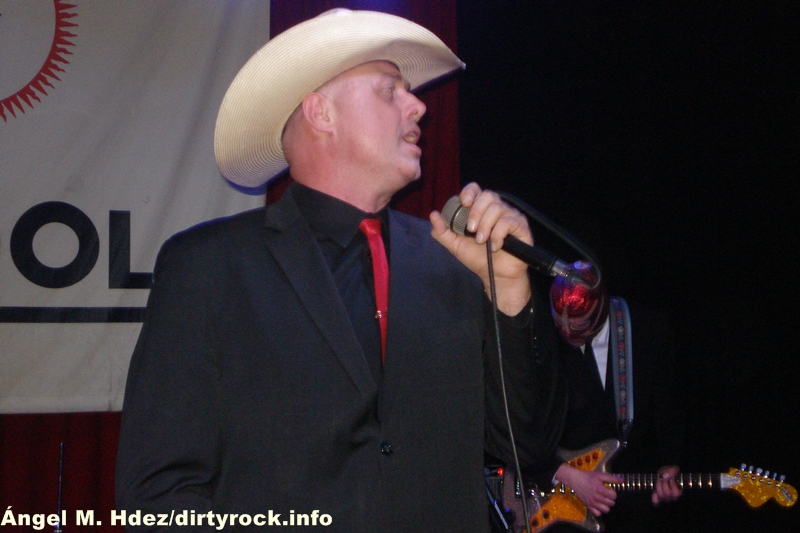 THE STRAIJACKETS DEKE DICKERSON 15.JPG