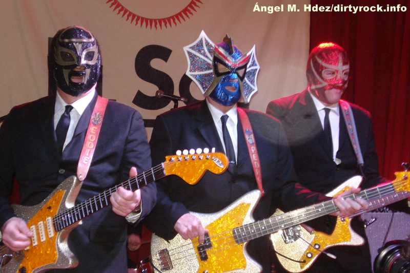 THE STRAIJACKETS DEKE DICKERSON 3.JPG