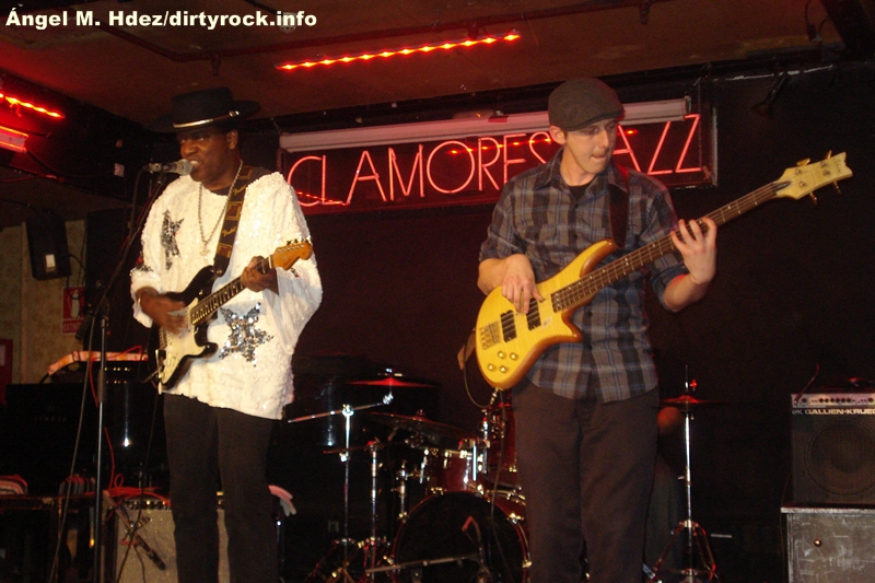 CARVIN JONES 4.JPG