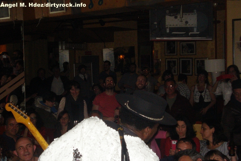 CARVIN JONES 9.JPG
