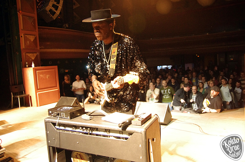 Carvin Jones en el Kafé Antzokia de Bilbao 2015.jpg Carvin Jones en el Kafé Antzokia de Bilbao 2015.jpg