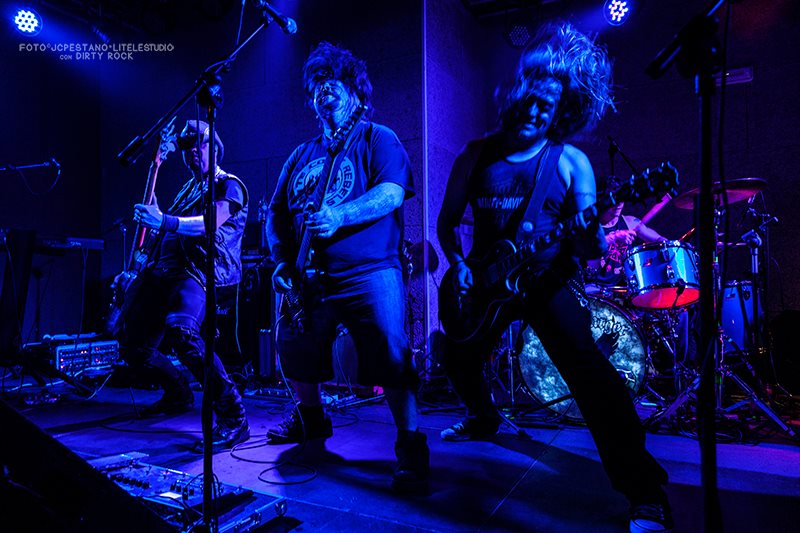 The White Coast Rebels en concierto Valencia 2015.jpg