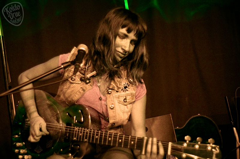 Molly Gene One Whoaman Band Kafe Antzokia Bilbao 2015.jpg