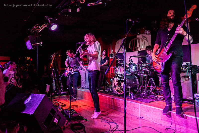 Concierto de Nunatak + Dry The River