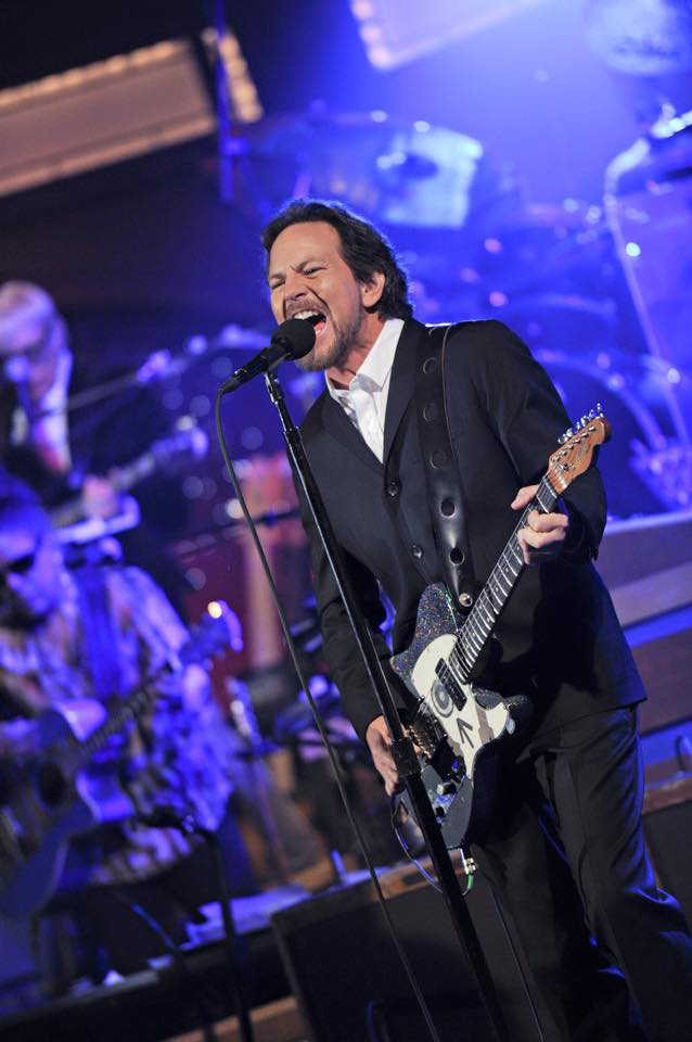 Eddie Vedder se despide de Letterman.jpg