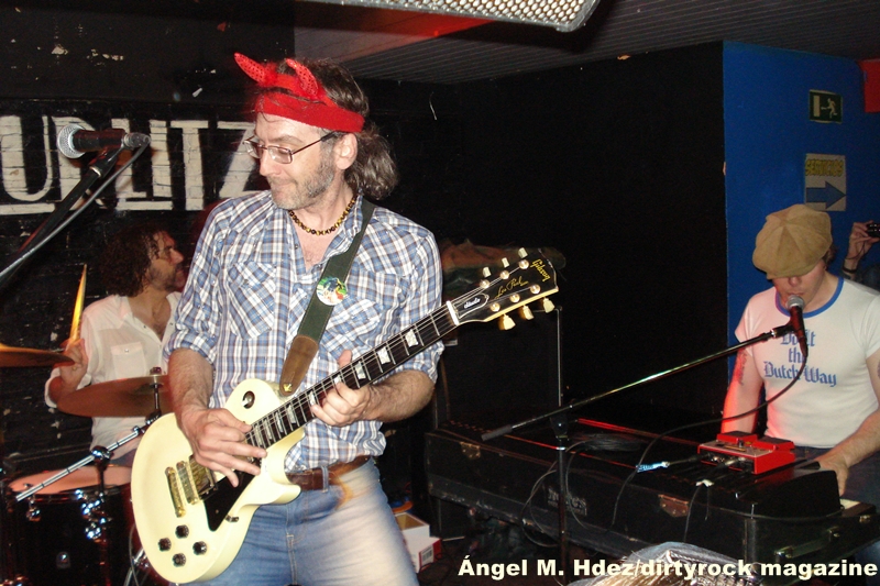 THE MUGGS ANGEL MANUEL HERNANDEZ MONTES DIRTYROCK 9