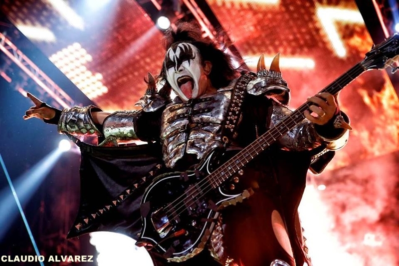 KISS CLAUDIO ALVAREZ 2 KISS CLAUDIO ALVAREZ 2