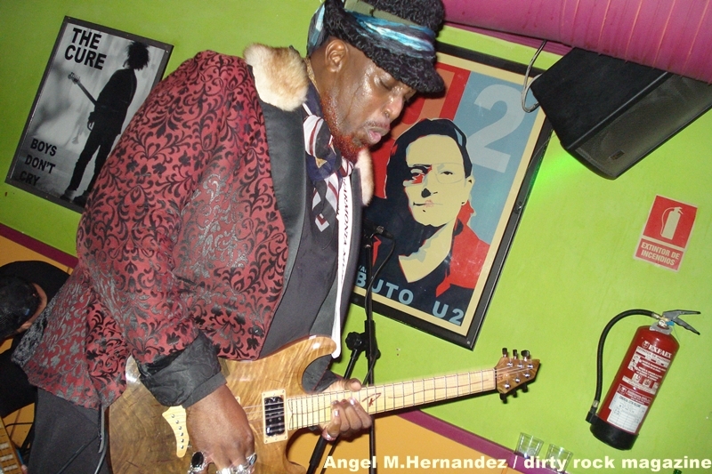 LORD BISHOP ROCKS ANGEL MANUEL HERNANDEZ MONTES 6