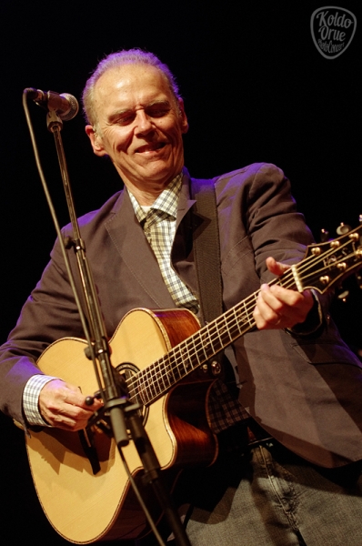 John Hiatt en el Kafe Antzokia de Bilbao