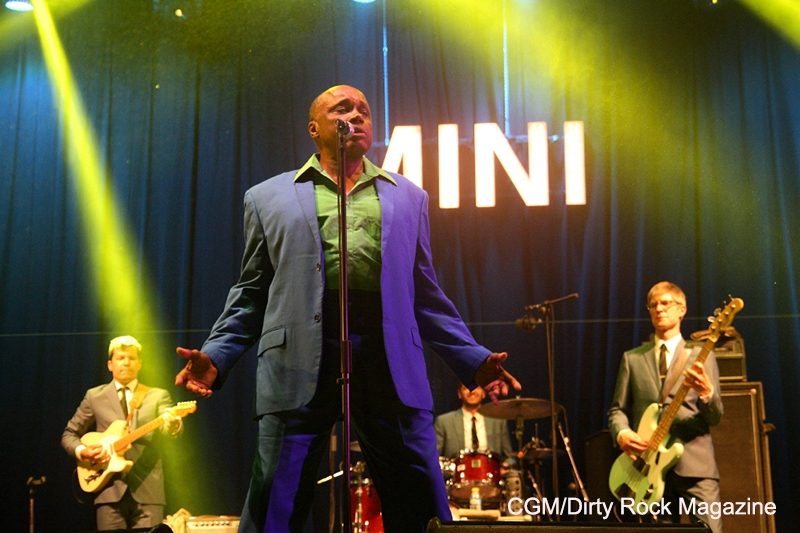 Sonny Knight & The Lakers en el Black is Back 2015
