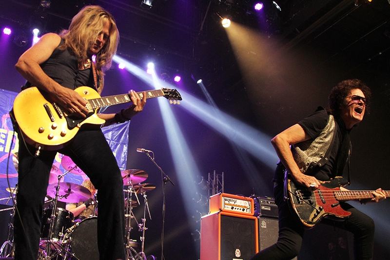 Glenn Hughes en España con Doug Aldrich y Pontus Engborg