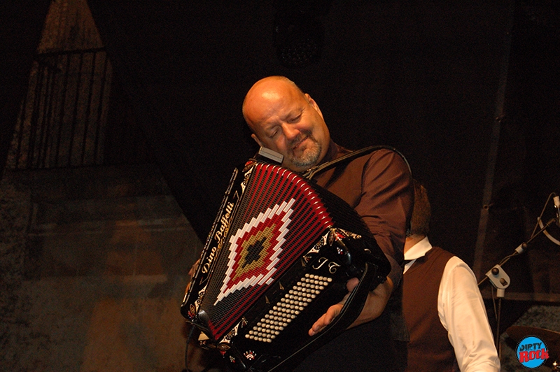 J. T. LAURITSEN WITH TRAVELLIN’ BROTHERS