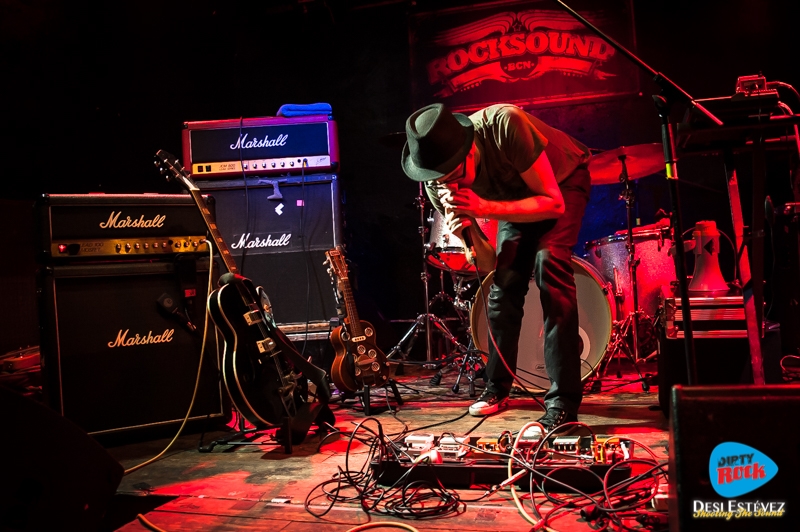 Caustic Roll Dave en concierto Barcelona 2015.6