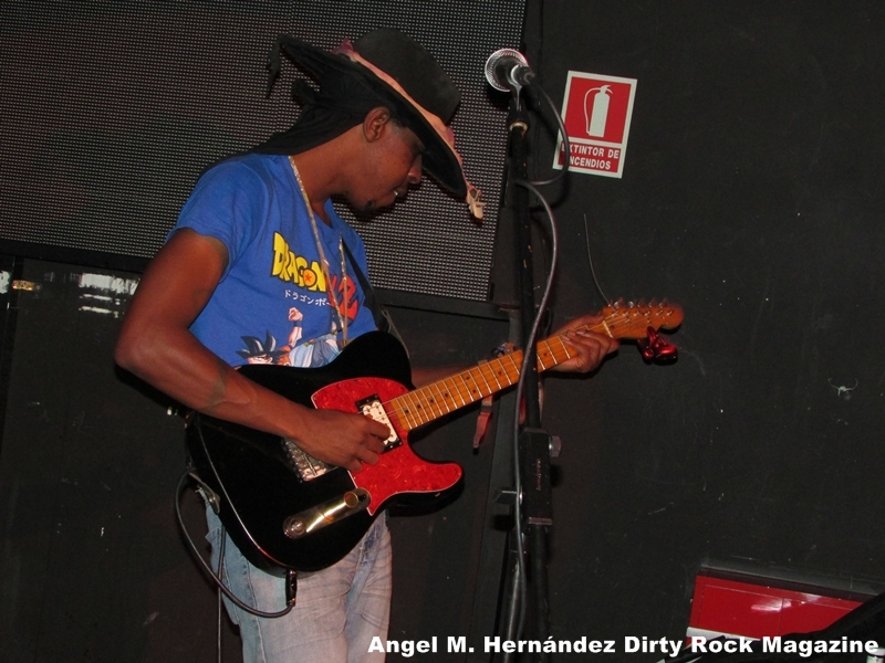 CEDRIC BURNSIDE 005