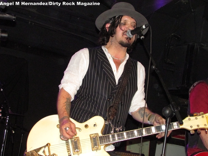 SPIKE TYLAS 011 SPIKE TYLAS 011