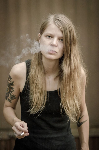 Sarah Shook & the Disarmers publica Sidelong