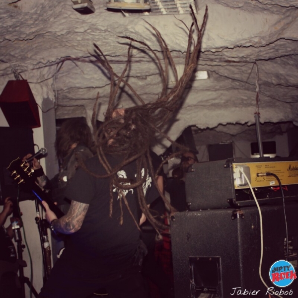 DOOMGUITARDIRTY DOOMGUITARDIRTY