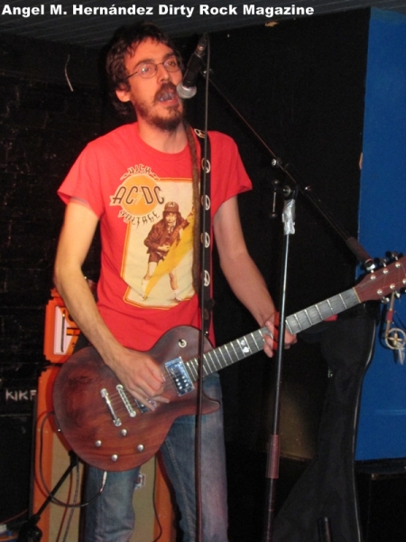 red apple dirty rock 1