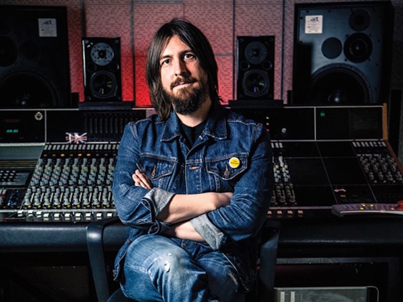 Dave Cobb, el productor de moda publica Southern Family