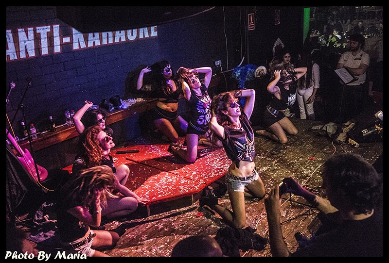Antikaraoke de César Martín y Jou Mistika.25