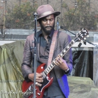 Gary Clakr Jr teloneando a Neil Young en Barcelona 2016