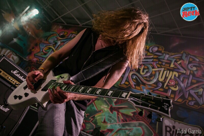 somasguitar2 somasguitar2