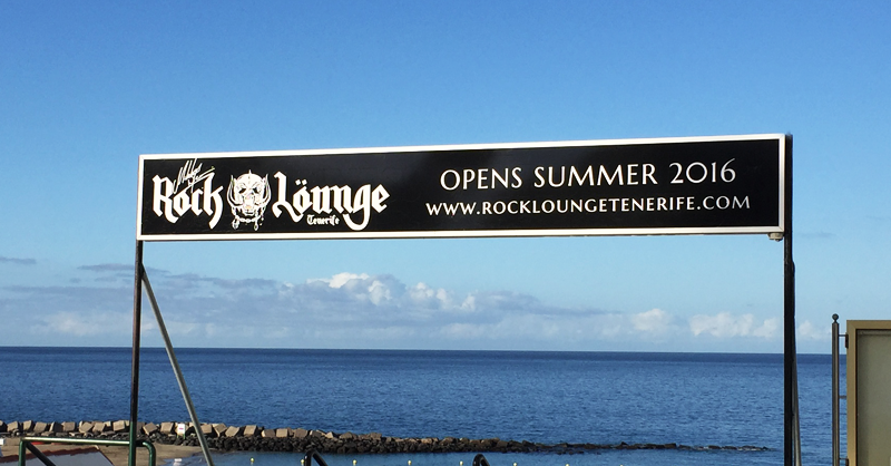 rock lounge beach