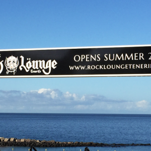 rock lounge beach