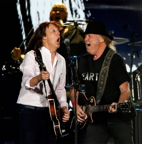 Neil Young y Paul McCartney en el Desert Trip Festival