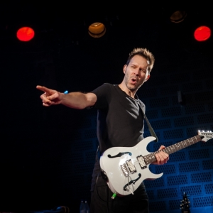 Paul Gilbert en concierto Madrid 2016.