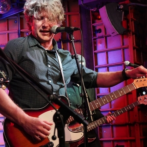 Erik Voeks & The Spanglish Settlement presentó So The Wind Won’t Blow It All Away.5