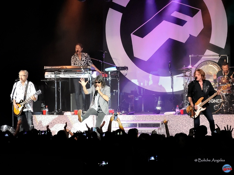 Foreigner celebrando su 40 aniversario en La Riviera, Madrid 2017.1