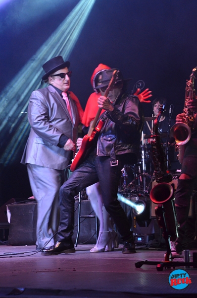 La Orquesta Mondragón Anda suelto Satanás concierto.11 La Orquesta Mondragón Anda suelto Satanás concierto.11