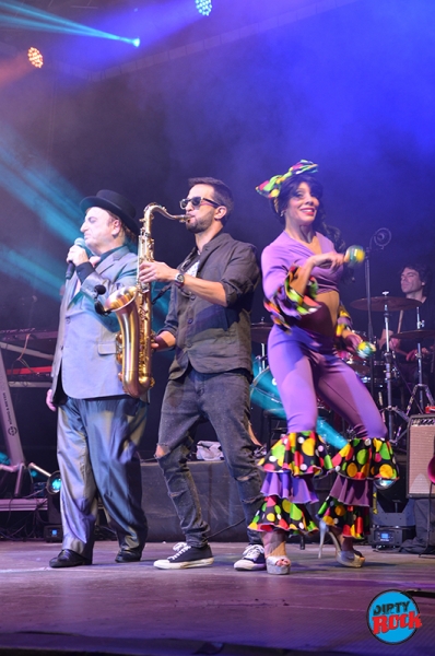 La Orquesta Mondragón Anda suelto Satanás concierto.6