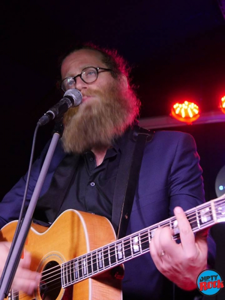 Ben Caplan derrocha simpatía en el Costello Club. Ben Caplan derrocha simpatía en el Costello Club.