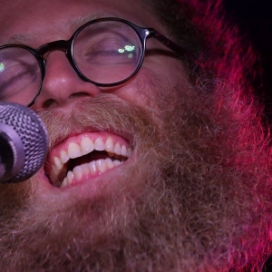 Ben Caplan derrocha simpatía en el Costello Club.5