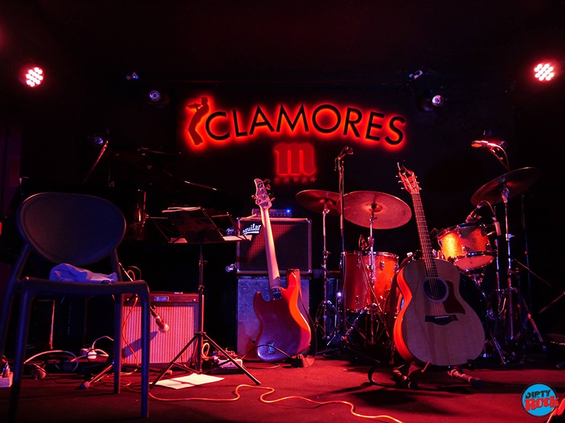 Random Thinking Right here and now Sala Clamores Madrid.