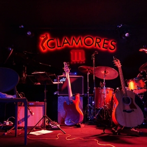 Random Thinking Right here and now Sala Clamores Madrid.