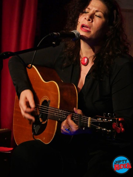 Dayna Kurtz crónica Here, Vol. 2 2018.4 Dayna Kurtz crónica Here, Vol. 2 2018.4