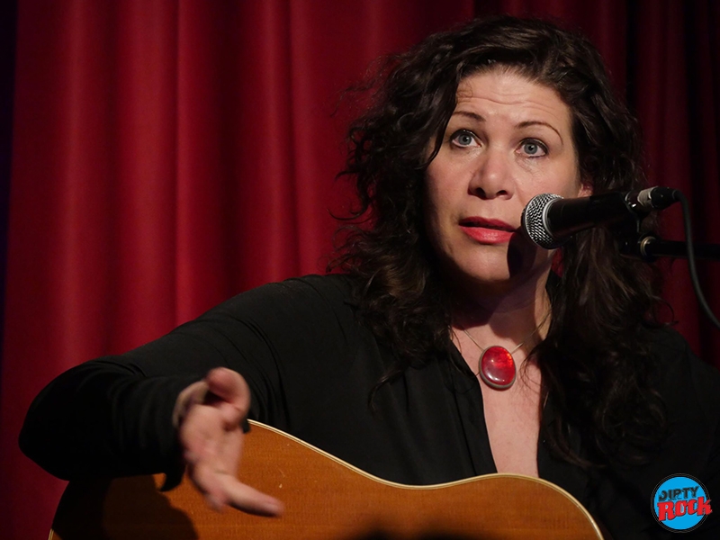 Dayna Kurtz crónica Here, Vol. 2 2018.6 Dayna Kurtz crónica Here, Vol. 2 2018.6