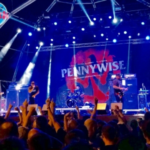 Download2018Pennywise